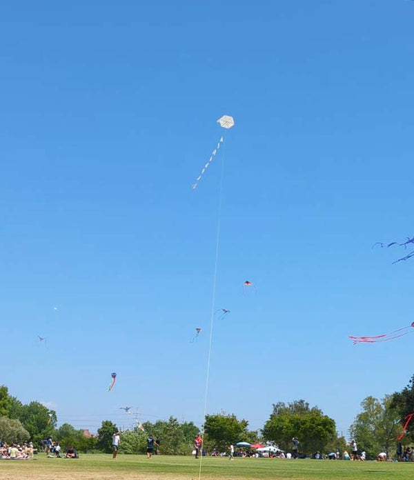 Kites for Liberation: An Anti-War Kite Workshop with Yaeun Stevie Choi - May 3